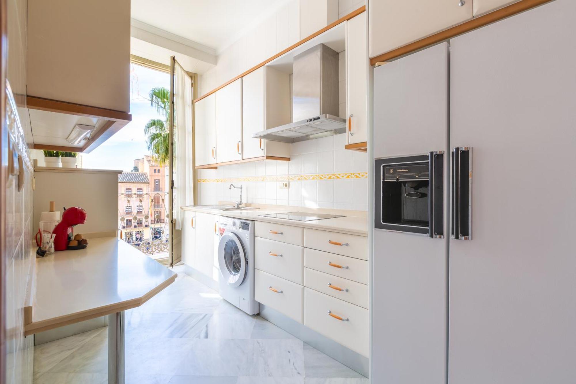 Plaza De La Constitucion Apartment Малага Екстериор снимка