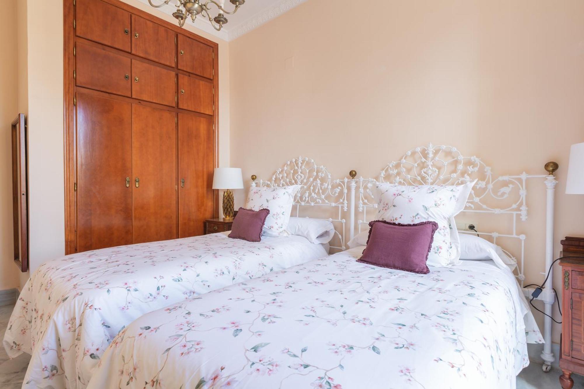 Plaza De La Constitucion Apartment Малага Екстериор снимка