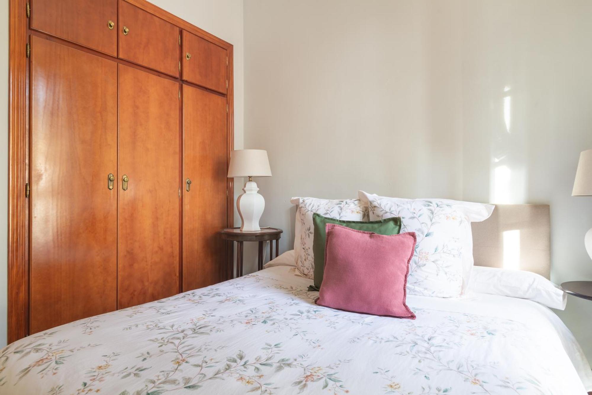 Plaza De La Constitucion Apartment Малага Екстериор снимка