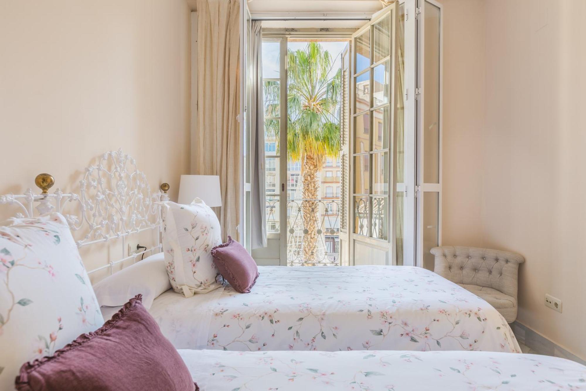 Plaza De La Constitucion Apartment Малага Екстериор снимка
